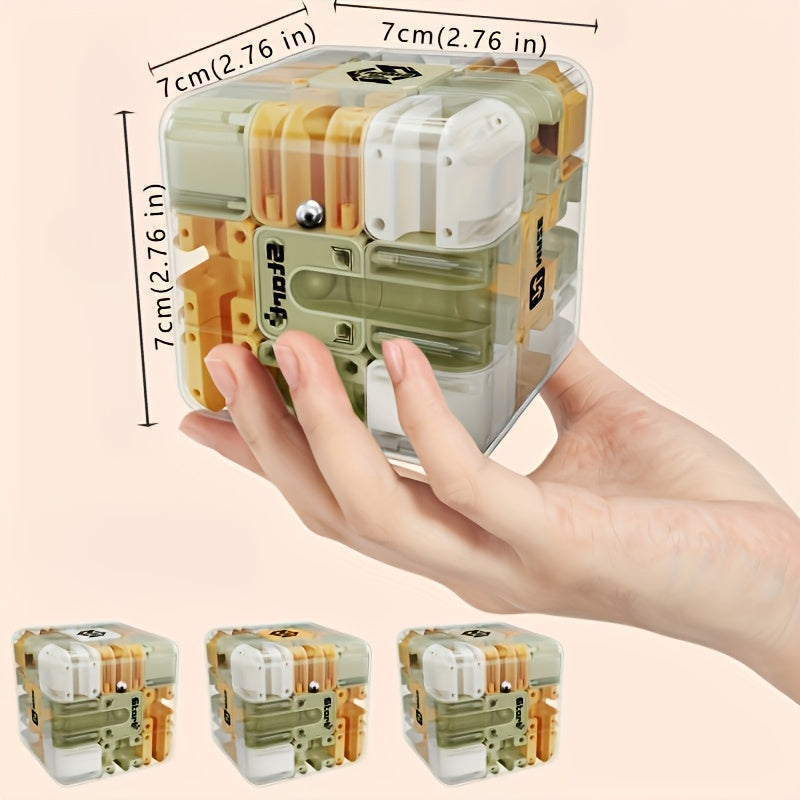 3D-Labyrinthwürfel in einer Hand mit Maßangaben von 7 cm