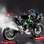 Black Ninja H2R 1:6 RC motorcycle with smoke effects, 20 ml water tank and throttle control
