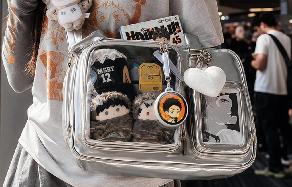 Badge Divoom Emodo fixé sur un ita bag