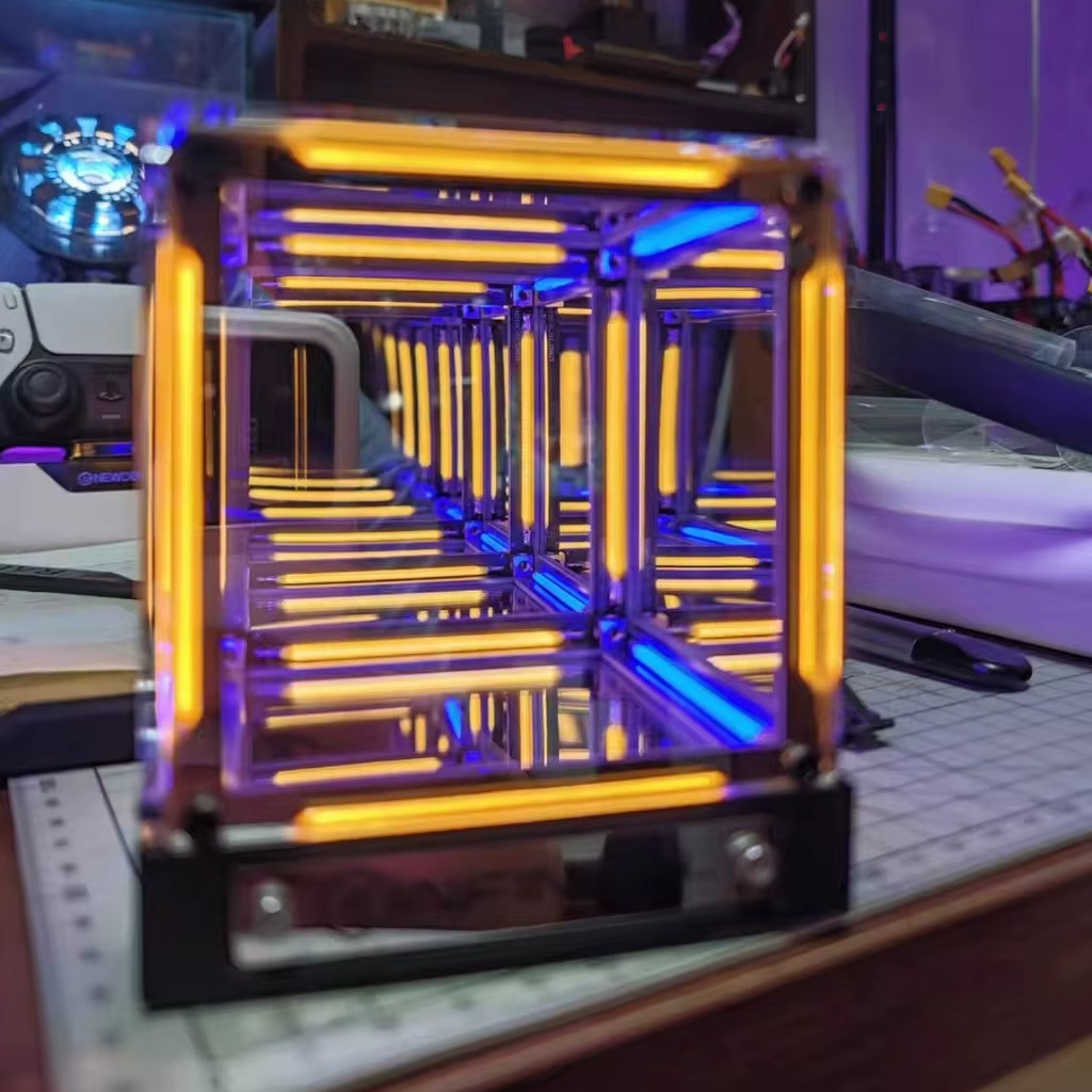 Infinity Mirror Cube LED