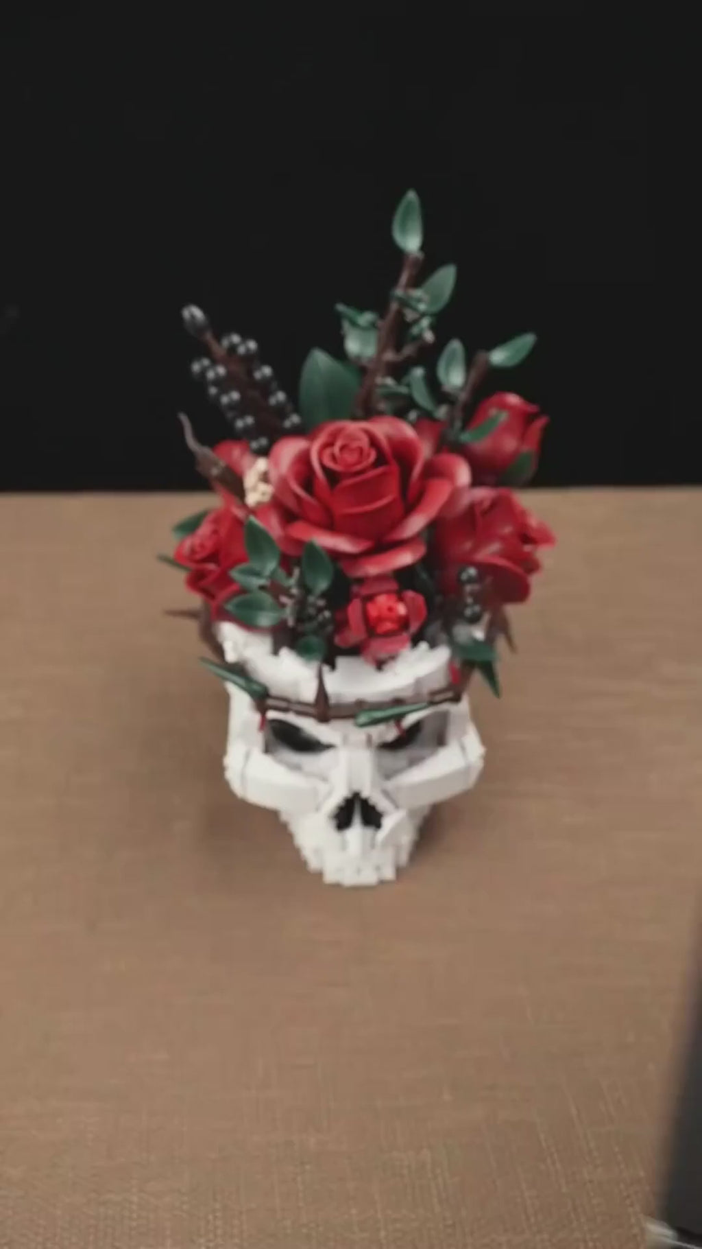 Gothic Skull Roses Bouquet Building Block Set — product video