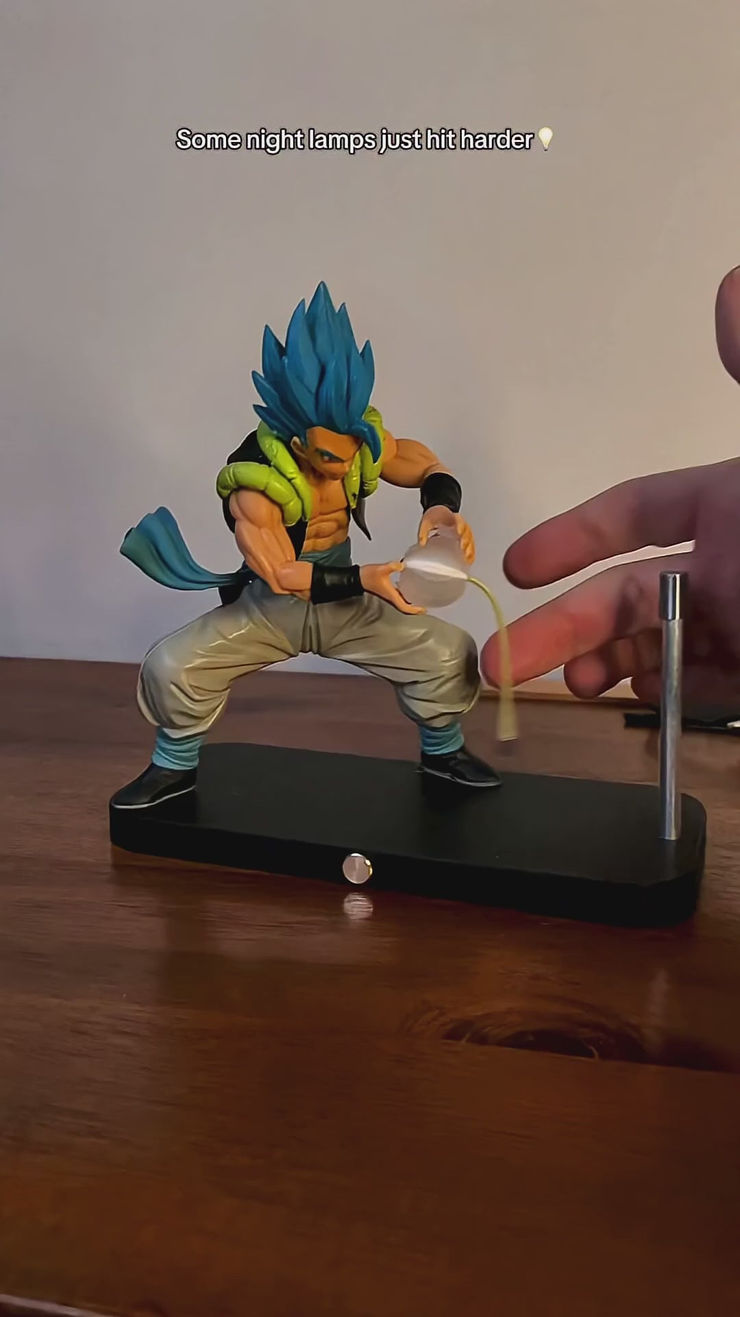 Dragon Ball Z GOGETA KAMEHAMEHA Magnetic Lamp — product video