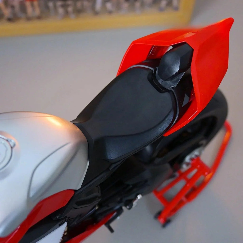 1:6 Ducati Panigale V4R Diecast Alloy Model