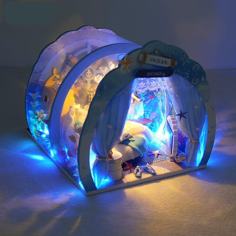 Deep Sea Secret 1:24 miniature scene kit for building an underwater shelf display — Gearfinch