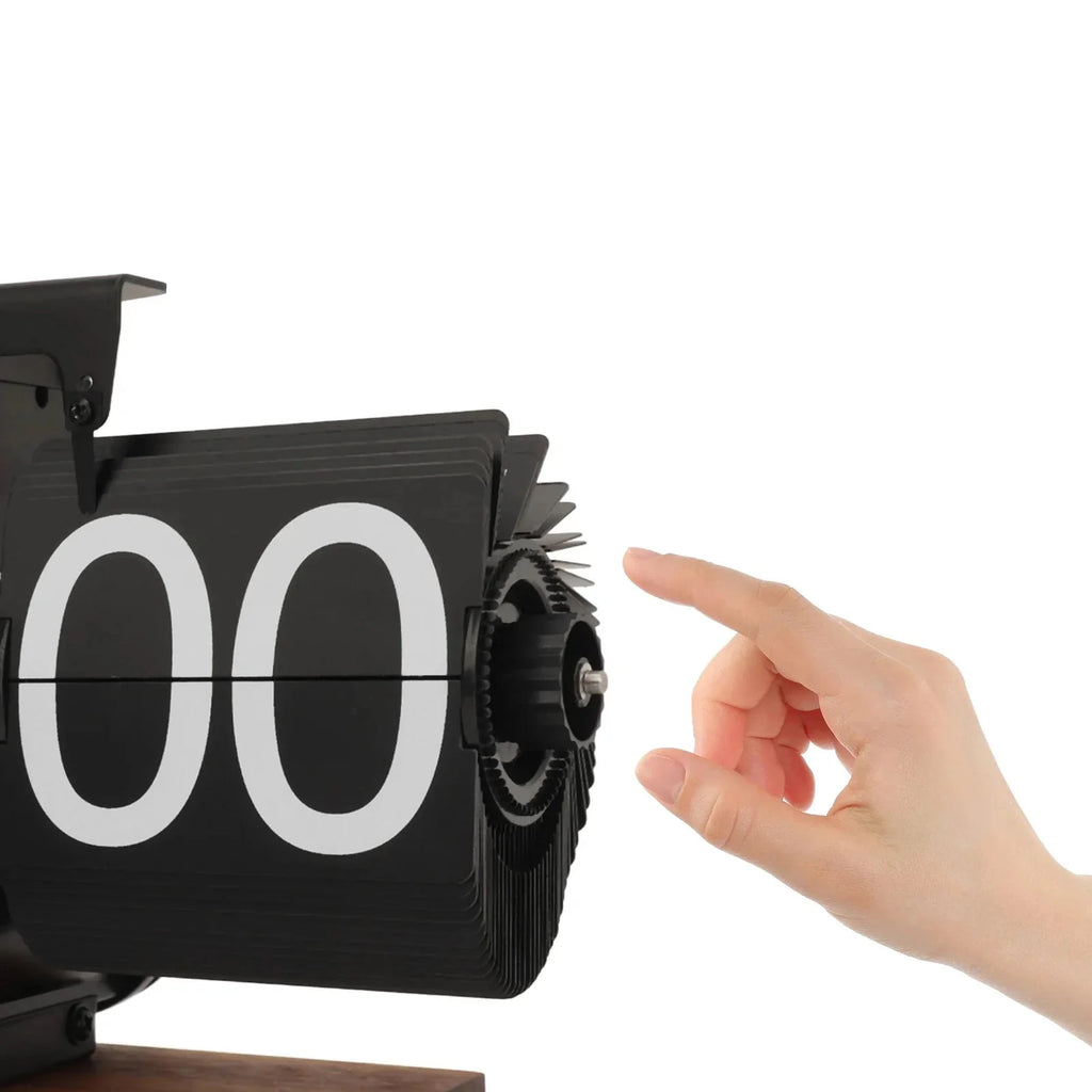 Retro Flip Down Clock with Automatic Rotating
